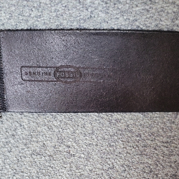 Fossil Vintage Black and Gold Leather Belt - Picture 5 of 11